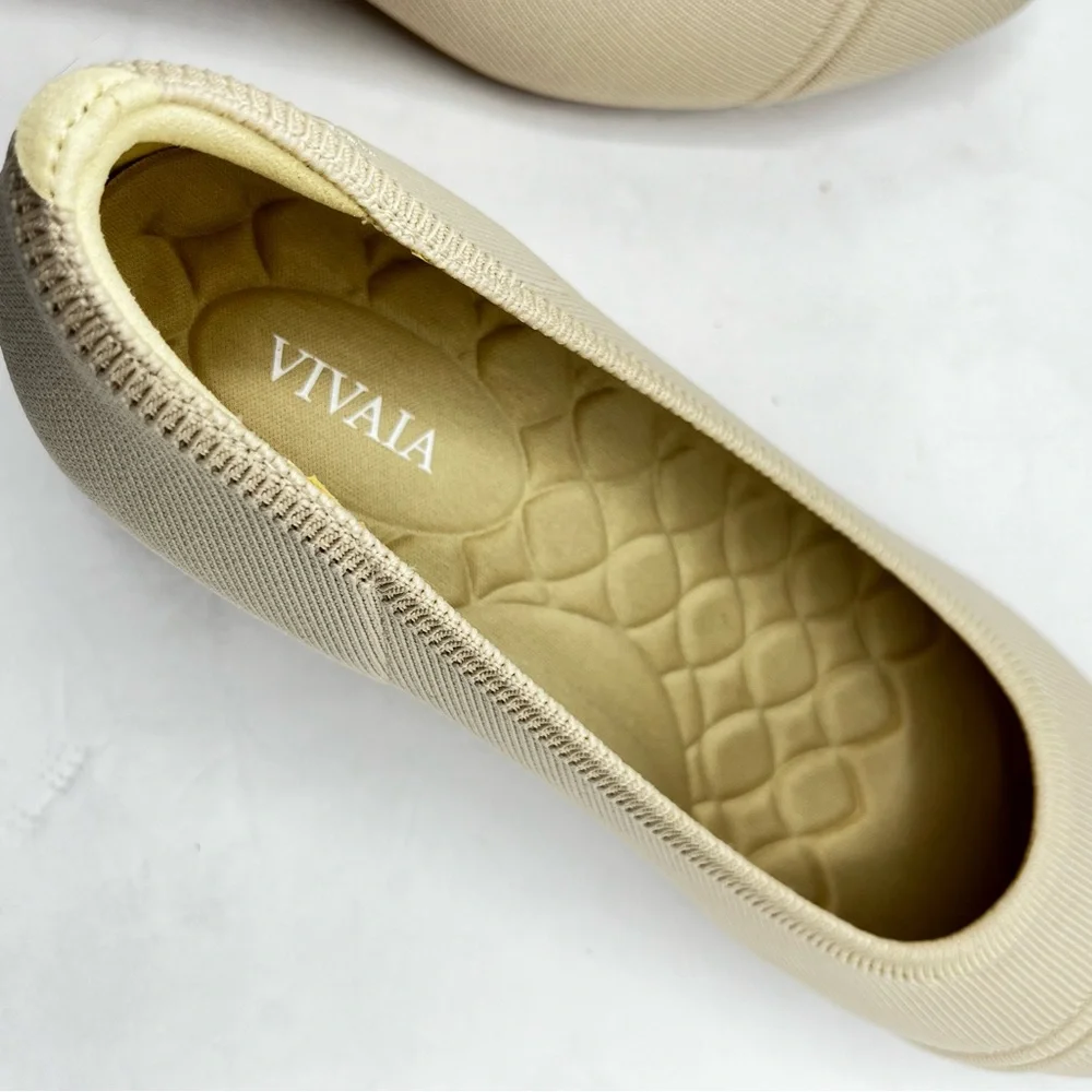 Vivaia Women’s Size 8.5 Julie Pro Cream Ivory Round Toe Chunky Heels